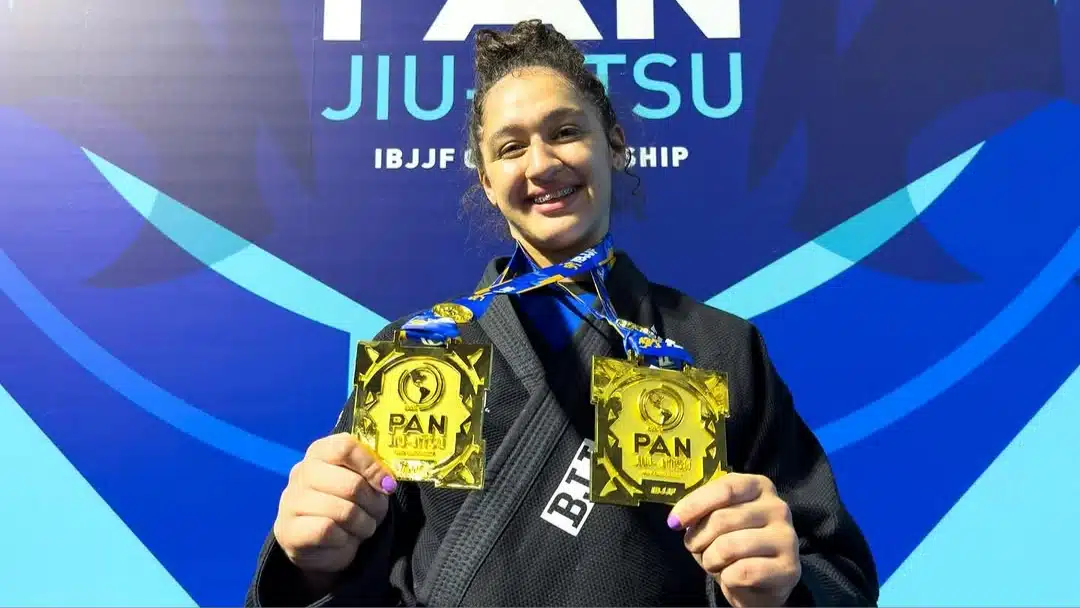 blue belt, Livia Barasine is increasingly unstoppable in major Jiu-Jitsu competitions. At the Pan, she won two gold medals. Photo: IBJJF
