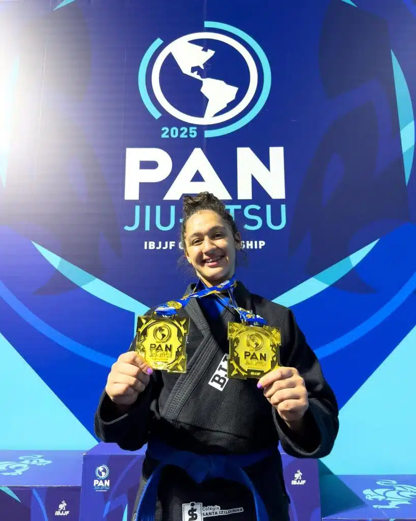 Livia Barasine está cada vez mais imparável nas grandes competições de Jiu-Jitsu. No Pan, ela ganhou duas medalhas douradas.