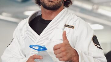 Rafael Silveira é faixa-preta de Jiu-Jitsu e uma das estrelas da nova geração da Atos