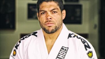 André Galvão issued an official statement denying the allegations.