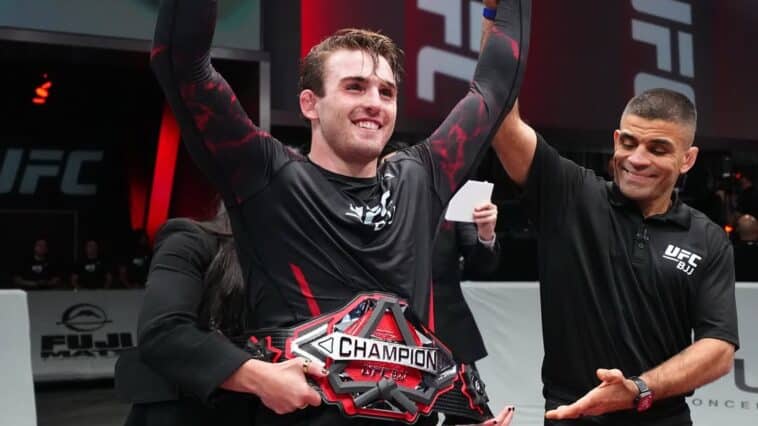 Andrew Tackett manteve o cinturão do UFC BJJ