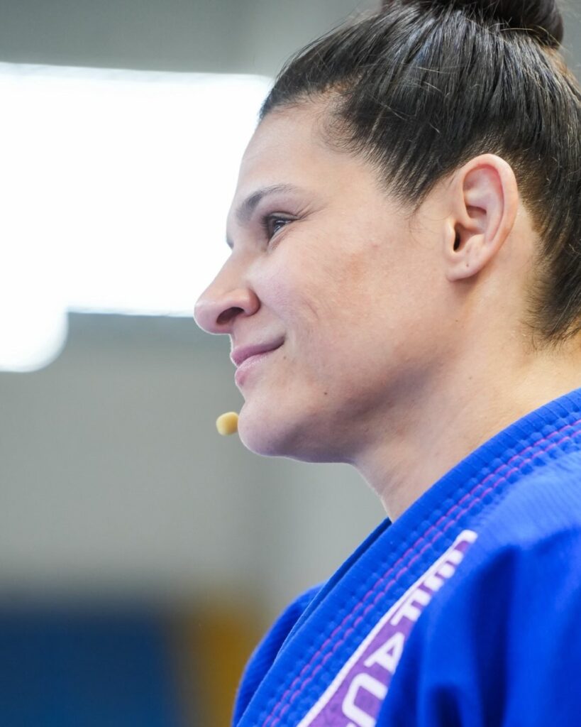 Ana Laura Cordeiro 1 Ana Laura Cordeiro
