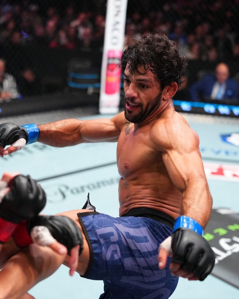 Erick Visconde chuta Ilias Bulaid na luta principal do Contender Series