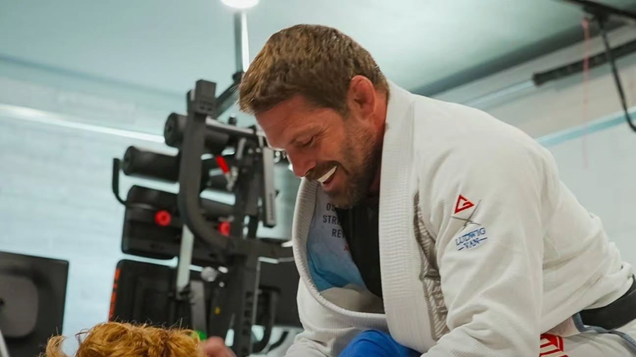 Flávio Almeida: “No Jiu-Jitsu a gente nunca perde. Ou a gente ganha ou a gente aprende” 1 Flávio Almeida durante treino de kimono. Foto: Reprodução/Instagram