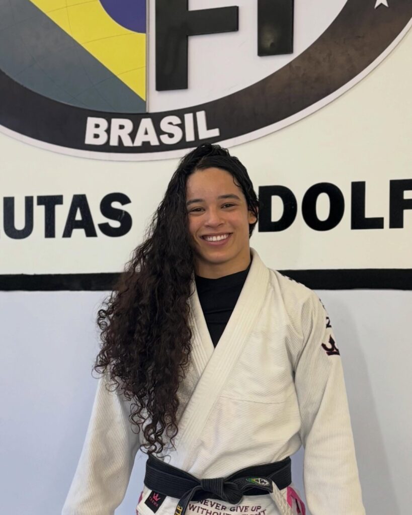 Júlia Alves 1 Júlia Alves