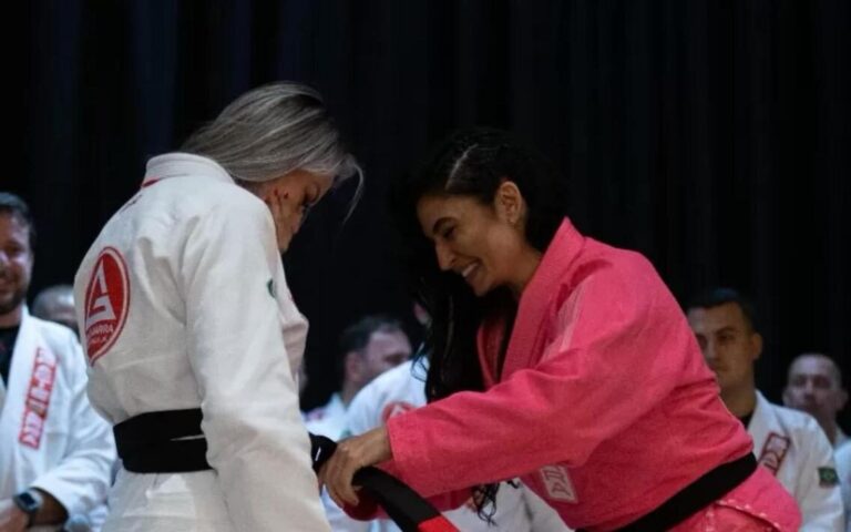 Nika Schwinden: “O Jiu-Jitsu me ensinou a conter minha brutalidade e respeitar mais as pessoas” 2 nika schwinden gradua aluna faixa preta edited VF Comunica Nika Schwinden: “O Jiu-Jitsu me ensinou a conter minha brutalidade e respeitar mais as pessoas”