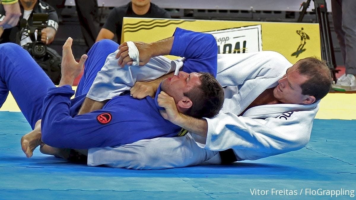 Roger Gracie aplica um estrangulamento em Marcus Buchecha no Gracie Pro 2017