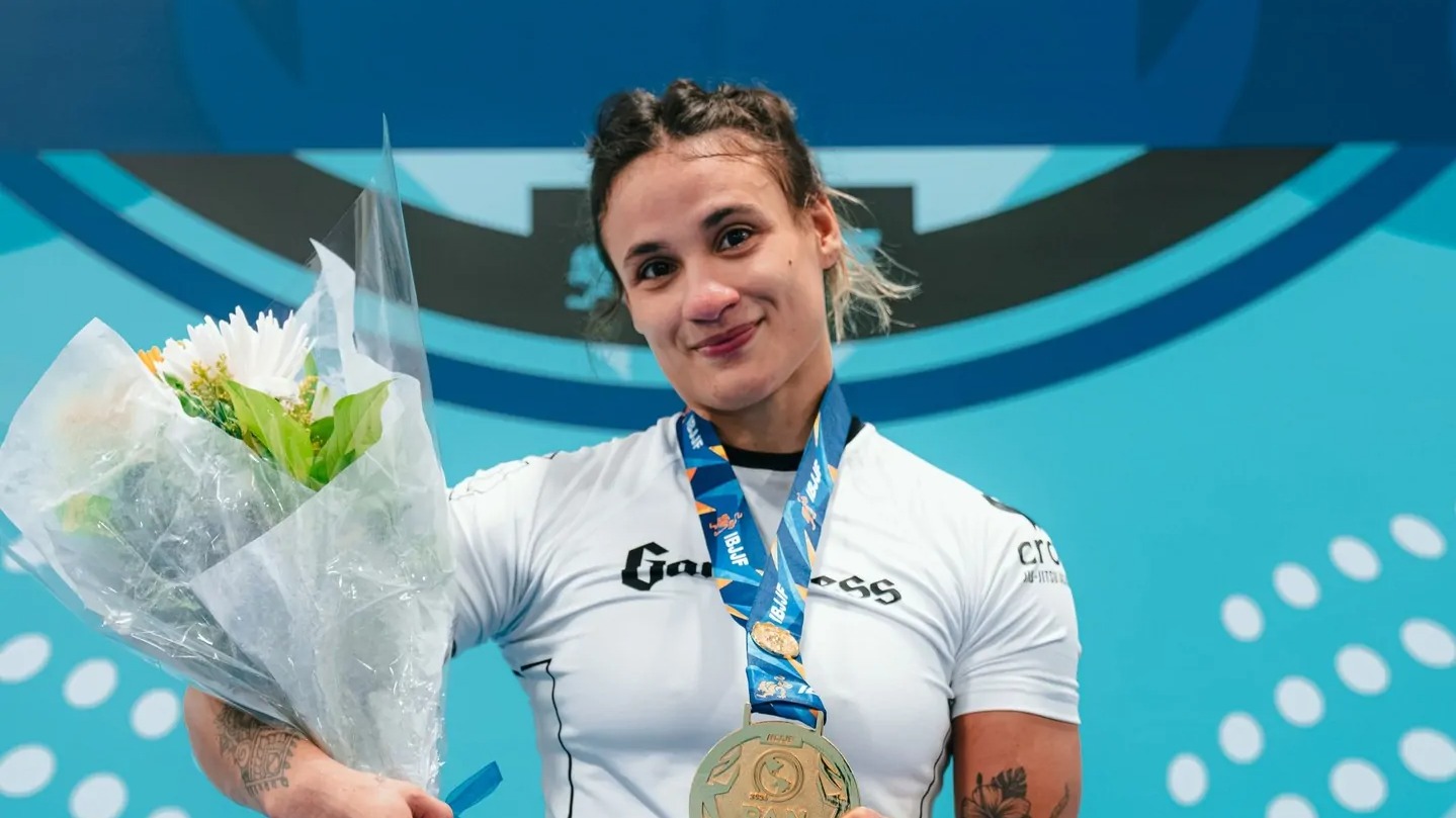 Sabrina Gondim joins The Crown and could get a rematch with Janaína Lebre