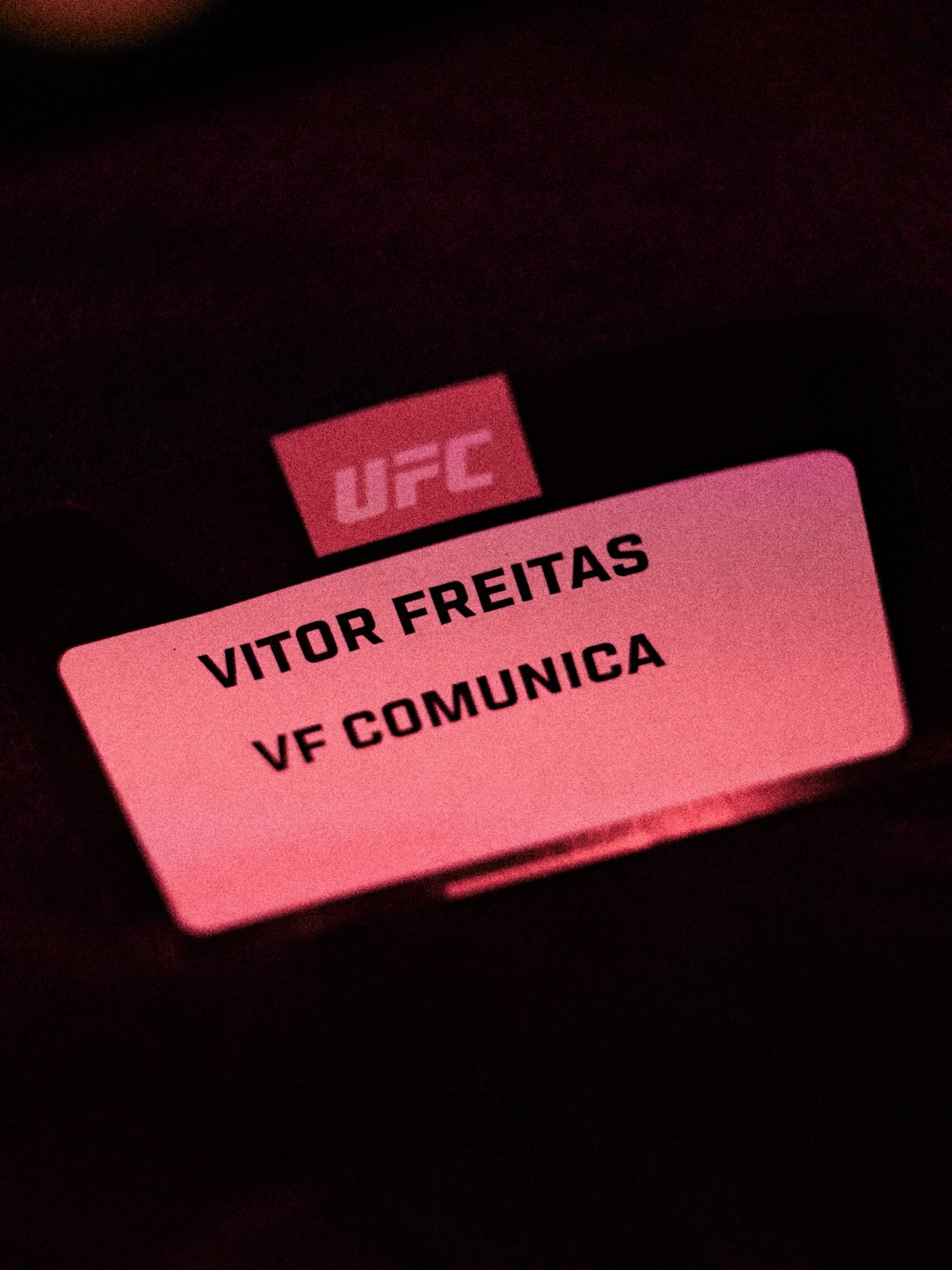 Credencial de Vitor Freitas, da VF Comunica, no UFC