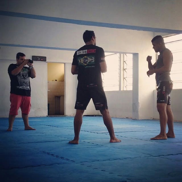 Vitor Freitas fotografa um treino de Gilbert Durinho e Herbert Burns em Niterói, em 2015